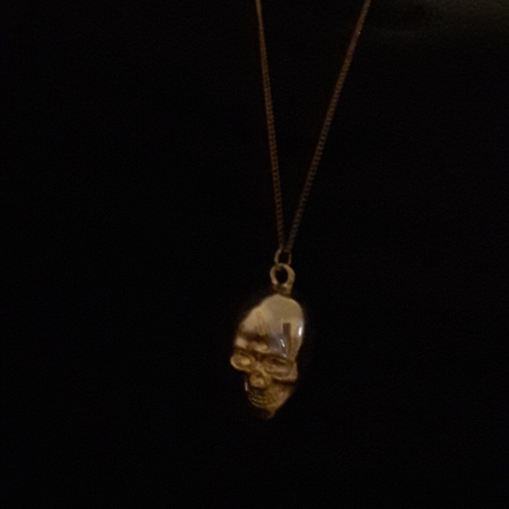 Gold fashion necklace